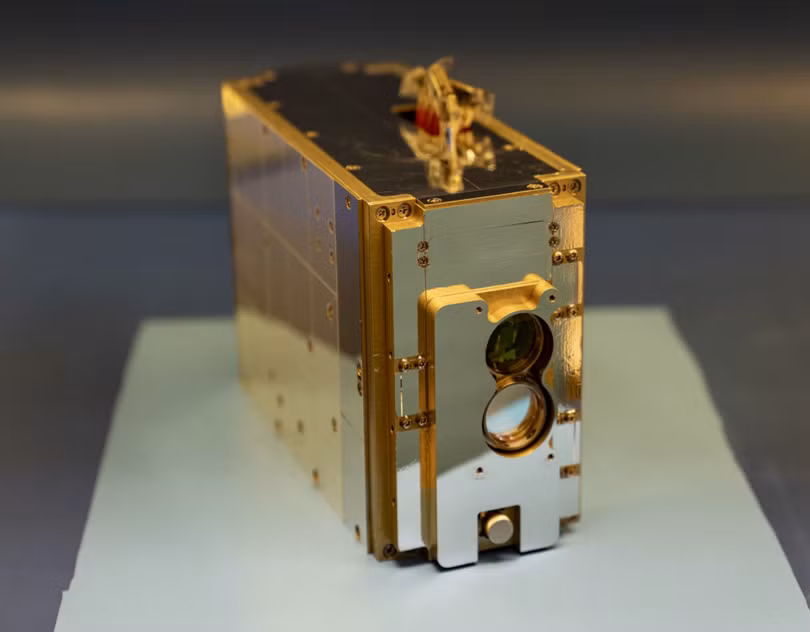 Hethongtruyenthong Laser01.jpg