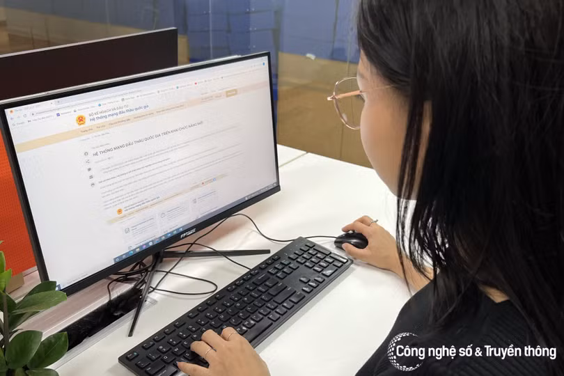 Việc bổ sung các chức năng mới dành cho nhà thầu trên hệ thống e-GP nhằm nâng cao tính cạnh tranh, minh bạch, công khai trong đấu thầu. (Ảnh minh họa) Việc bổ sung các chức năng mới dành cho nhà thầu trên hệ thống e-GP nhằm nâng cao tính cạnh tranh, minh bạch, công khai trong đấu thầu. (Ảnh minh họa)