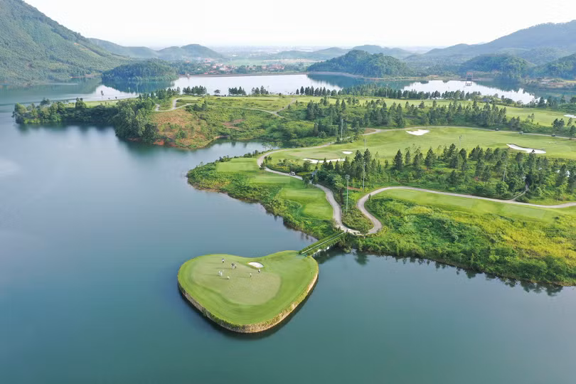 hố golf 3.jpg