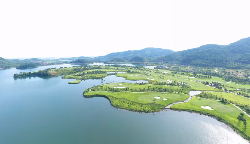 hố golf 2.jpg