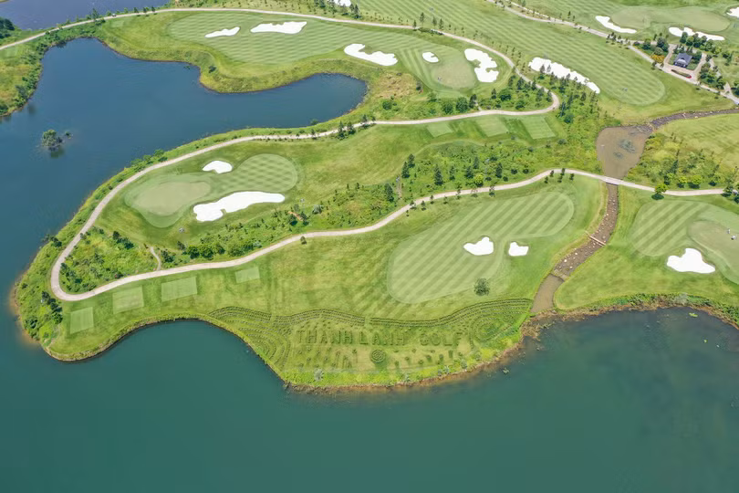 hố golf.jpg