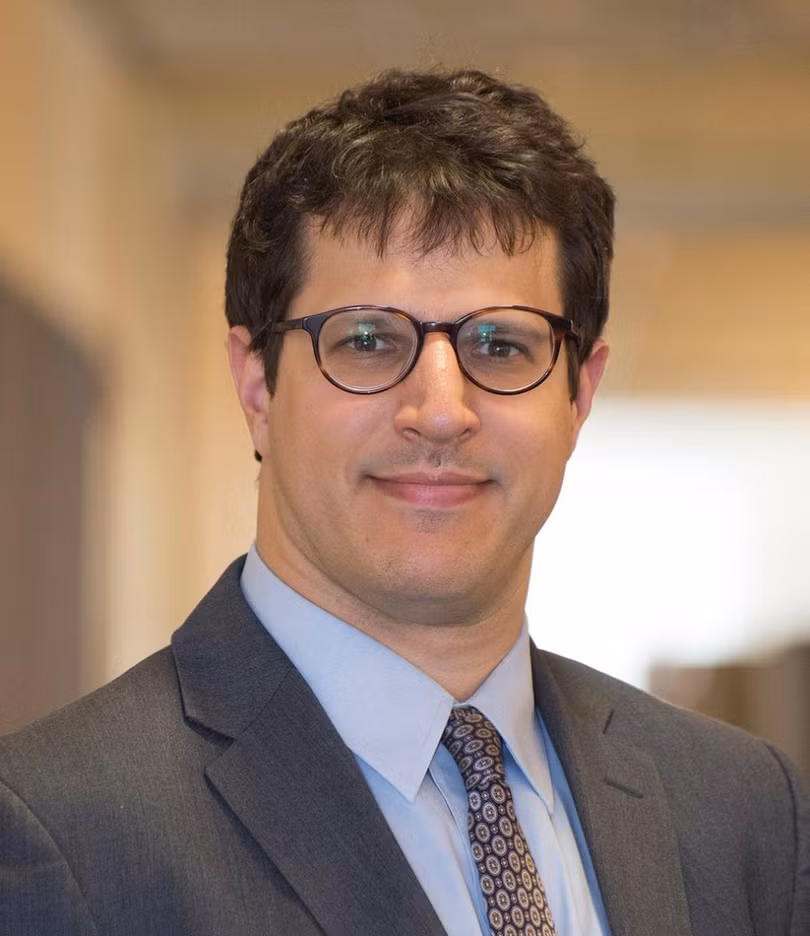 Andrew Radin, một trong những tác giả của bản báo cáo của RAND: trong số các loại thách thức khác nhau, mối đe dọa quân sự của Trung Quốc và Nga là thực tế và thiết thực nhất (Ảnh: RAND). Andrew Radin, một trong những tác giả của bản báo cáo của RAND: trong số các loại thách thức khác nhau, mối đe dọa quân sự của Trung Quốc và Nga là thực tế và thiết thực nhất (Ảnh: RAND).