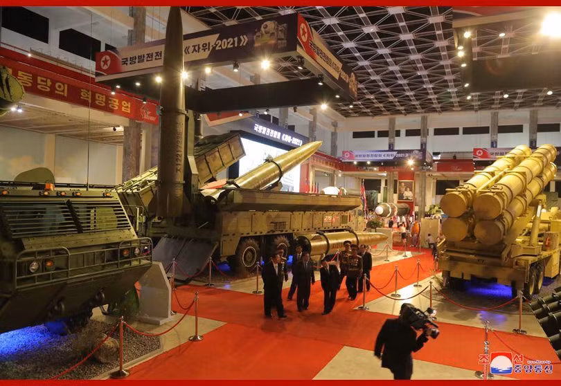Một số loại tên lửa chiến thuật mới (Ảnh: KCNA).