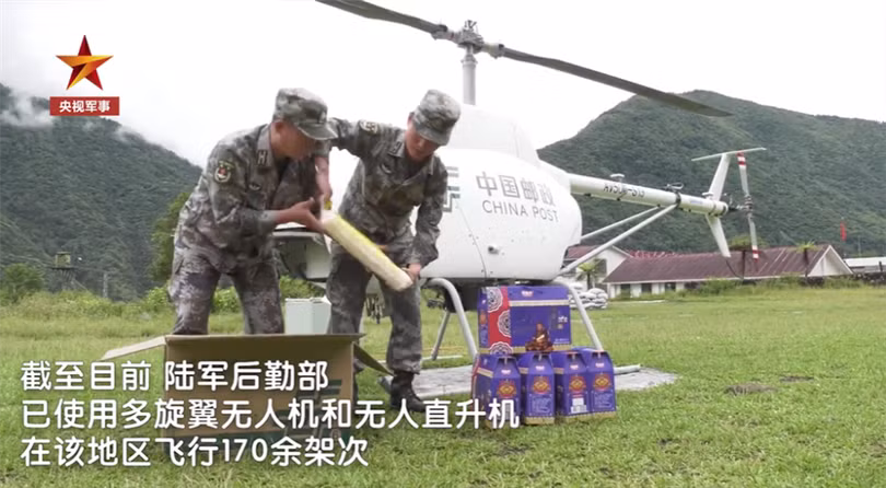 Lục quân Trung Quốc sử dụng UAV trực thăng AR-500 để tiếp tế vật tư, hàng hóa cho các chốt tiền tiêu ở biên giới Trung - Ấn (Ảnh: CCTV).