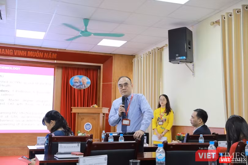 PGS.TS. Lê Minh Giang - Trưởng Phòng Quản lý Đào tạo Sau đại học Trường Đại học Y Hà Nội - sẵn sàng hỗ trợ các học viên ở mức tối đa PGS.TS. Lê Minh Giang - Trưởng Phòng Quản lý Đào tạo Sau đại học Trường Đại học Y Hà Nội - sẵn sàng hỗ trợ các học viên ở mức tối đa