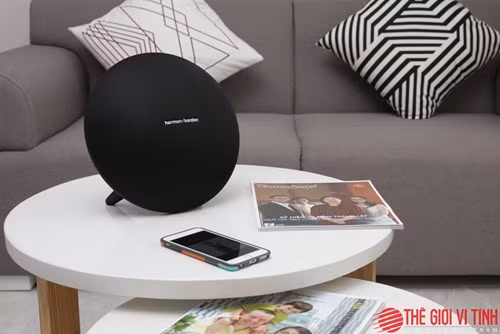Harman Kardon Onyx Studio 3. Harman Kardon Onyx Studio 3.