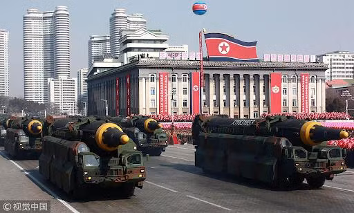 Tên lửa Hwasong-12 của Triều Tiên (Ảnh: VCG).