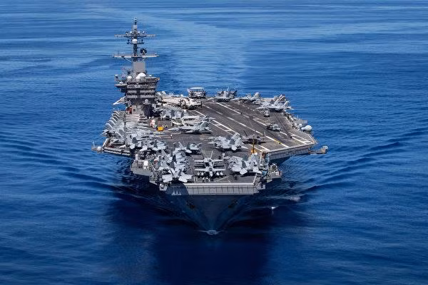Tàu sân bay USS Carl Vinson của Mỹ đang hoạt động trên Biển Đông (Ảnh: USNavy).