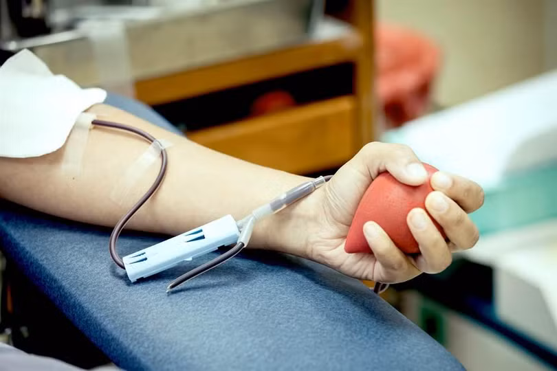  Truyền huyết tương của bệnh nhân COVID-19 đã khỏi có thể giúp cứu sống 90% bệnh nhân nguy cấp ở Indonesia (Ảnh: shutterstock).