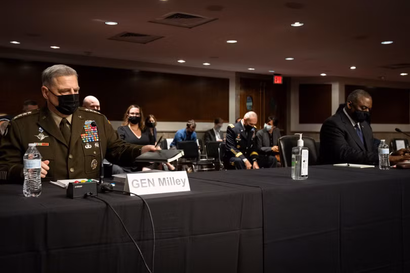 Ông Mark Milley và Bộ trưởng Quốc phòng Lloyd Austin (phải) tại buổi điều trần hôm 28/9 (Ảnh: Reuters). Ông Mark Milley và Bộ trưởng Quốc phòng Lloyd Austin (phải) tại buổi điều trần hôm 28/9 (Ảnh: Reuters).