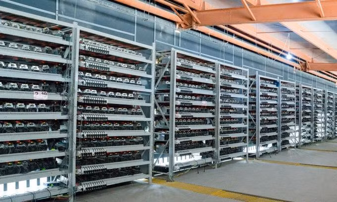 Bên trong một mỏ đào Bitcoin. Ảnh: ENR. Bên trong một mỏ đào Bitcoin. Ảnh: ENR.