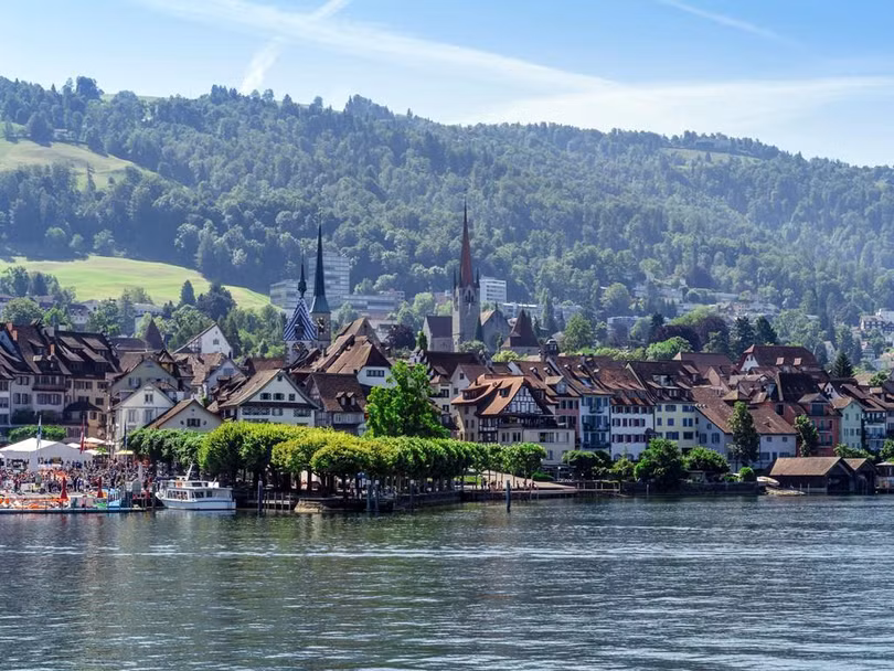 Zug cổ kính khi xưa Zug cổ kính khi xưa