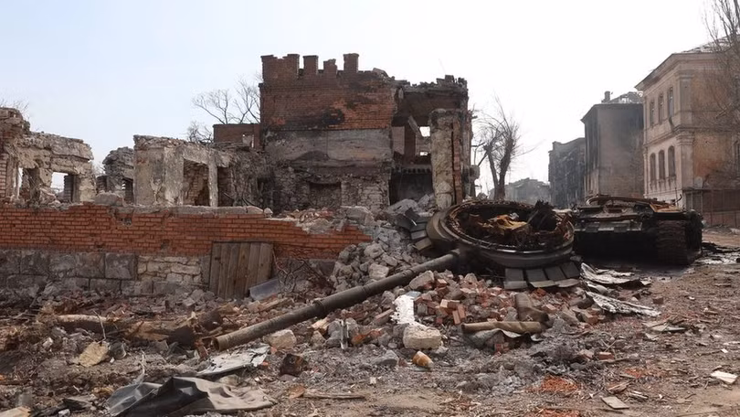 Khắp thành phố Mariupol đâu đâu cũng bắt gặp cảnh này. Khắp thành phố Mariupol đâu đâu cũng bắt gặp cảnh này.