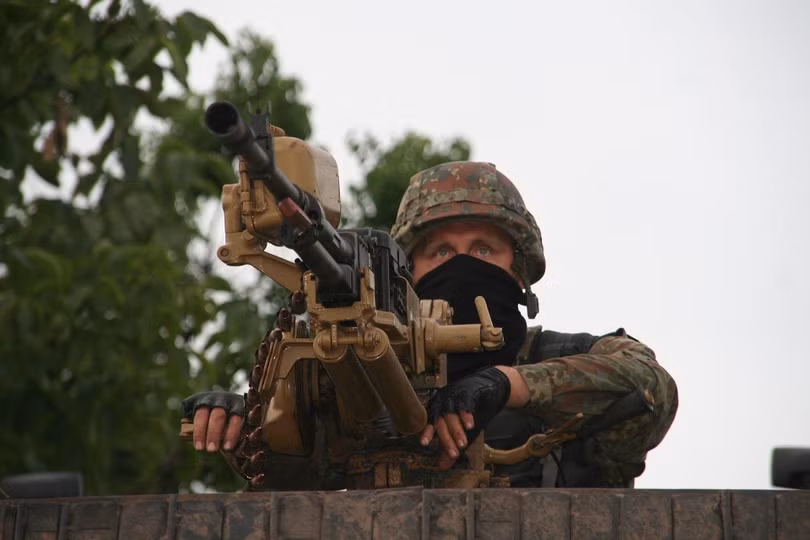 Một binh sĩ tiểu đoàn Azov tại điểm chốt.