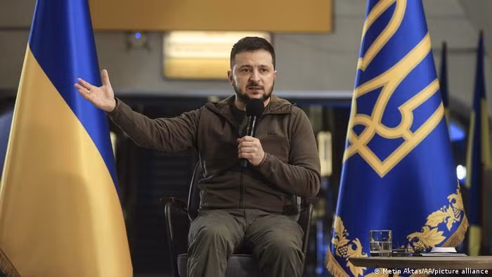 Ông Zelensky bị dư luận Mỹ chỉ trích vì thái độ trịch thượng. Ông Zelensky bị dư luận Mỹ chỉ trích vì thái độ trịch thượng.
