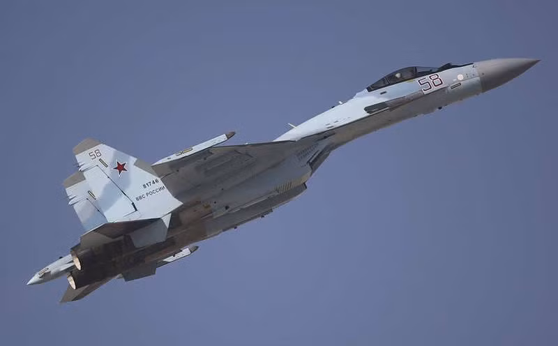 Trên thế giới hiện mới chỉ có Không quân Nga, Không quân Trung Quốc và Ai Cập được trang bị Su-35. Trên thế giới hiện mới chỉ có Không quân Nga, Không quân Trung Quốc và Ai Cập được trang bị Su-35.