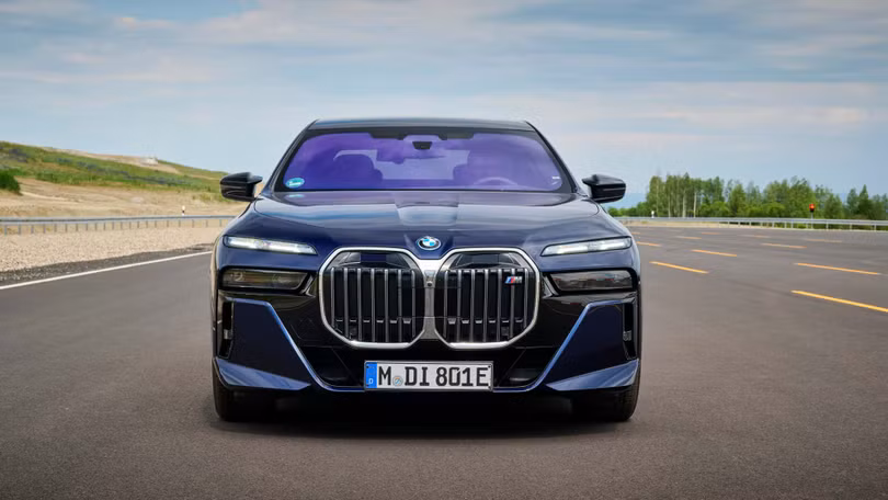 bmw-i702.jpg