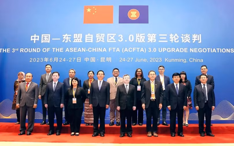 Ngay 25.6 Hoi nghi khu vuc mau dich tu do.jpg