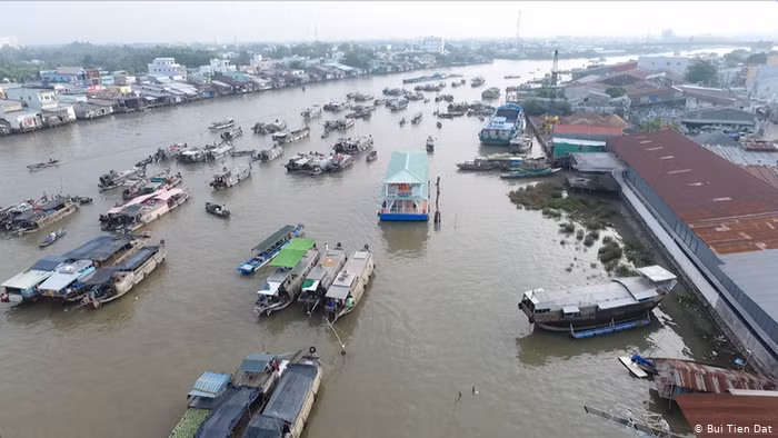 Vùng hạ lưu song Mekong bị hạn hán và ngập mặn do ảnh hưởng của các đập thủy điện ở thượng nguồn (Ảnh: Deutsche Welle).