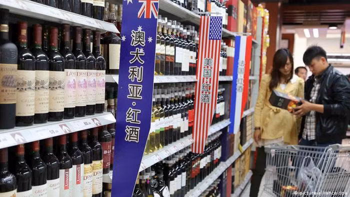 Rượu vang Australia rất được ưa chuộng trên thị trường Trung Quốc (Ảnh: Deutsche Welle). Rượu vang Australia rất được ưa chuộng trên thị trường Trung Quốc (Ảnh: Deutsche Welle).
