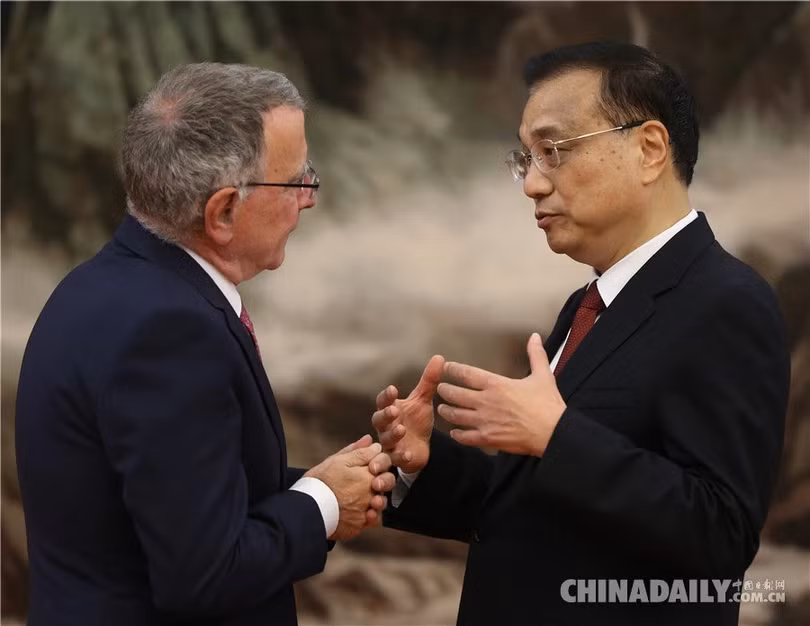 Đại sứ EU Nicolas Chapuis và Thủ tướng Trung Quốc Lý Khắc Cường (Ảnh: China Daily). Đại sứ EU Nicolas Chapuis và Thủ tướng Trung Quốc Lý Khắc Cường (Ảnh: China Daily).