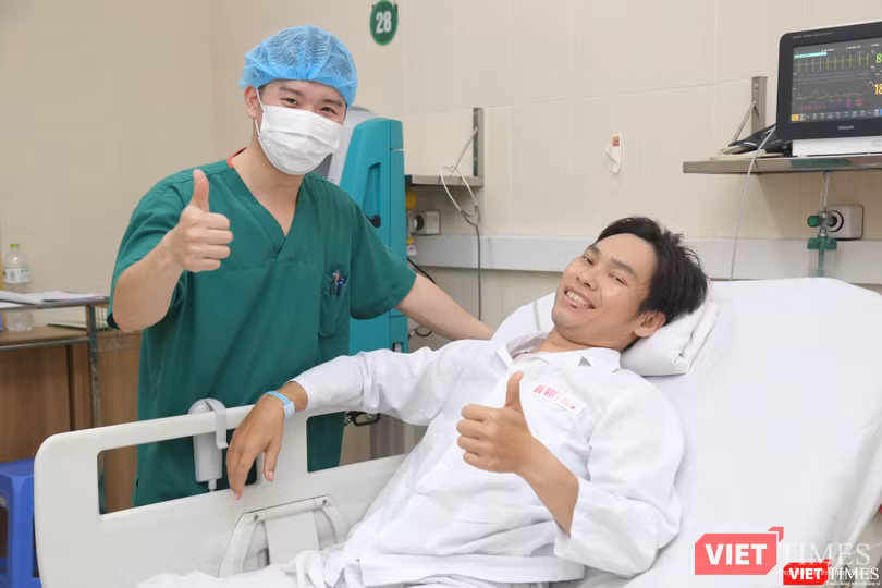Bệnh nhân có thể đi lại và giao tiếp sau 8 ngày được ghép đa tạng Bệnh nhân có thể đi lại và giao tiếp sau 8 ngày được ghép đa tạng