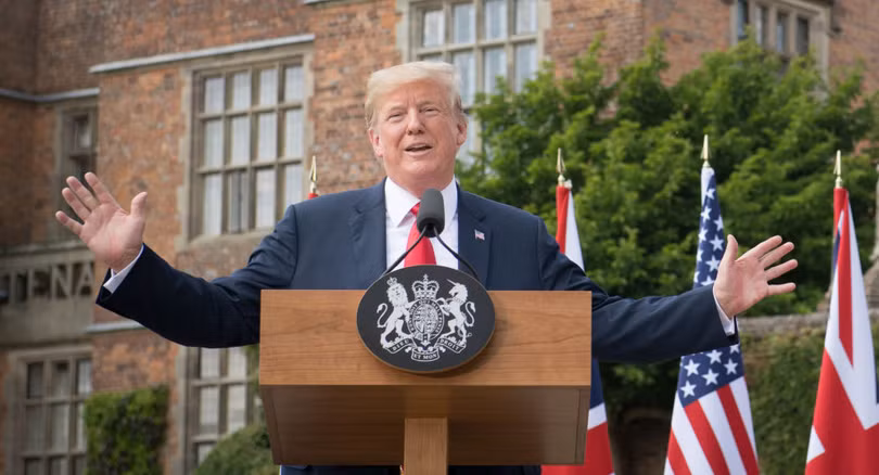 Ông Trump trong cuộc họp báo sau thượng đỉnh tại Helsinki với ông Putin Ông Trump trong cuộc họp báo sau thượng đỉnh tại Helsinki với ông Putin
