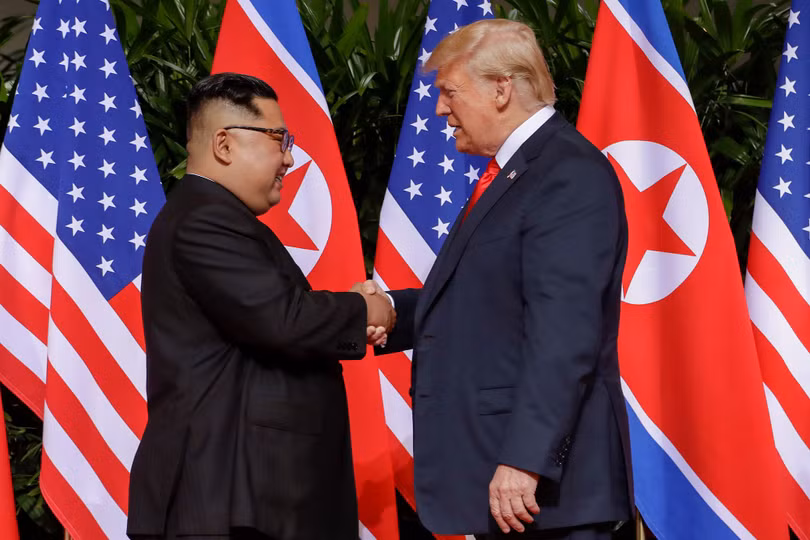 Cái bắt tay lịch sử giữa hai nhà lãnh đạo Triều Tiên và Mỹ ngày 12/6/2018