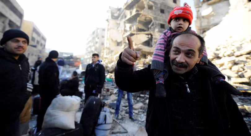 Người dân được sơ tán khỏi khu vực chiến sự ở Aleppo