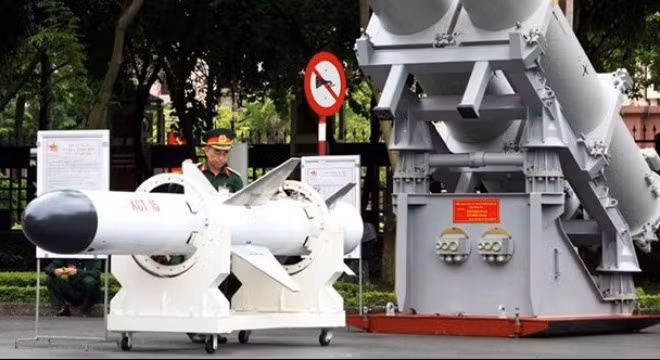 Tên lửa chống hạm Kh-35UE do Việt Nam chế tạo theo chuyển giao công nghệ của Nga
