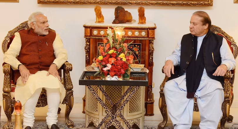 Thủ tướng Ấn Độ Narendra Modo và thủ tướng Pakistan Nawzaz Sharif