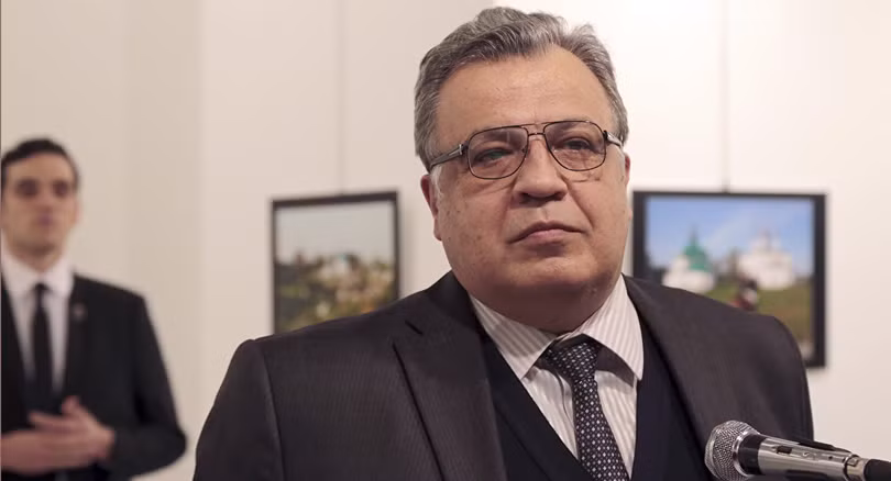 Đại sứ Karlov trước thời điểm bị ám sát