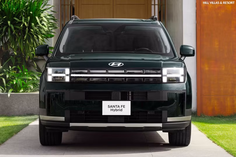 Hyundai Santa Fe ra mắt bản Hybrid giá 1,369 tỷ đồng, 'đấu' xe Trung Quốc Lynk & Co 08