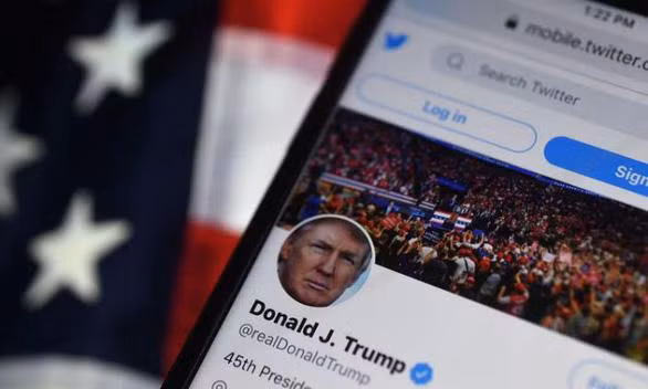 Ảnh chụp màn hình tài khoản Twitter chính thức của Tổng thống Mỹ Donald Trump khi chưa bị ứng dụng này xóa. Ảnh: AFP Ảnh chụp màn hình tài khoản Twitter chính thức của Tổng thống Mỹ Donald Trump khi chưa bị ứng dụng này xóa. Ảnh: AFP