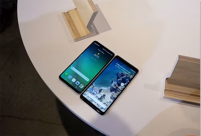 Google Pixel 2 XL vs LG V30: "mèo nào cắn mỉu nào"? ảnh 3
