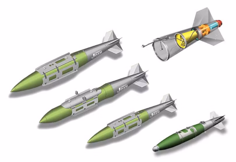 Một số loại bom có kiểu dáng chung lắp đặt bộ phận điều khiển JDAM. Ảnh Military Ukraine.