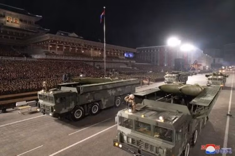 Tên lửa chiến thuật Hwasung-11 (Ảnh: KCNA). Tên lửa chiến thuật Hwasung-11 (Ảnh: KCNA).