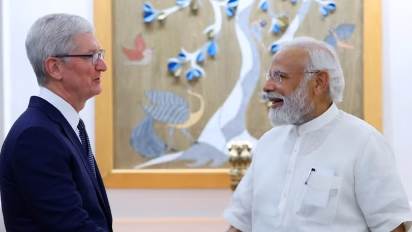Tim Cook gap Modi.jpg