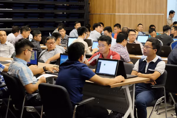 Mục tiêu được nêu ra trong dự thảo Đề án là xây dựng Mạng lưới chuyển đổi số từ trung ương tới cấp xã, phổ cập kỹ năng số và đào tạo được đội ngũ chuyên gia đủ năng lực, trình độ về chuyển đổi số,... Ảnh: Trọng Đạt