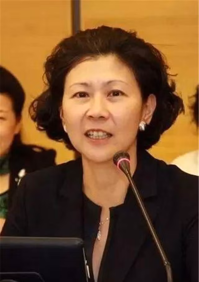 Ba Chau Khai Hoan.jpg