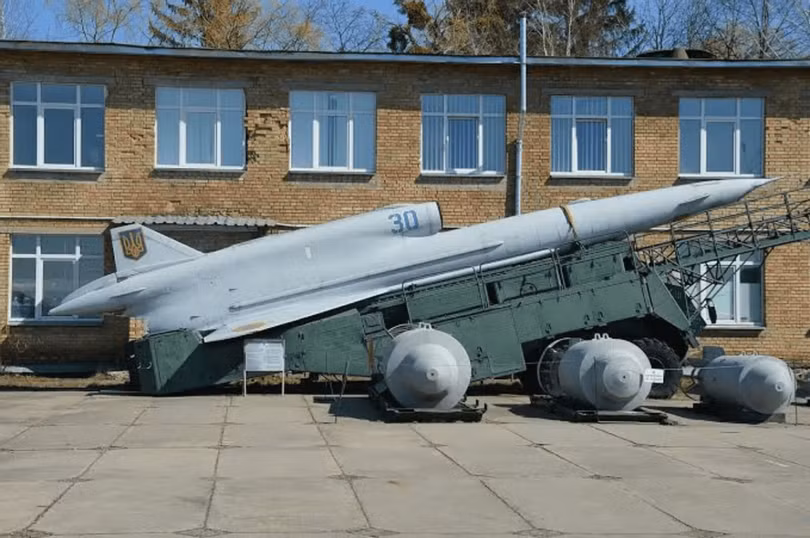 TU-141.png