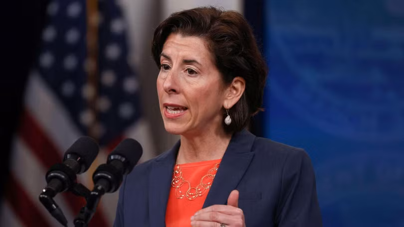 Bộ trưởng Thương mại Mỹ Gina Raimondo: mỗi quả tên lửa Javelin cần tới 250 con chip.