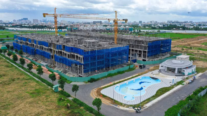 Phân khu Sunlake Villas giai đoạn 1 hiện đã thi công được 90% và công viên Imperia Park đang hoàn thiện