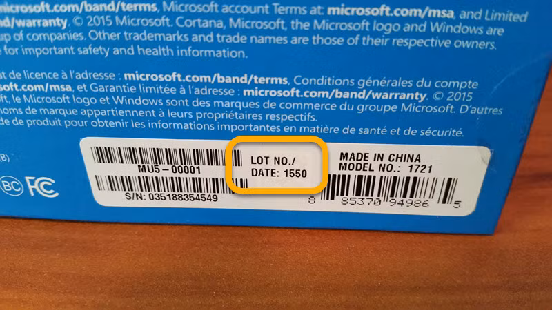 Số lô in trên bao bì của những chiếc Band 2 bắt đầu từ 16xx được cho là đã được Microsoft thay thế bằng vật liệu mới, bền hơn. Số lô in trên bao bì của những chiếc Band 2 bắt đầu từ 16xx được cho là đã được Microsoft thay thế bằng vật liệu mới, bền hơn.
