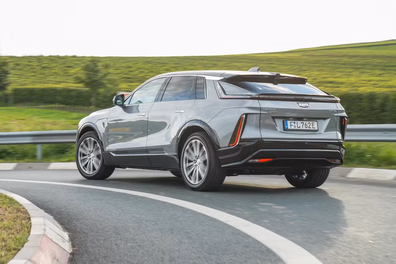 2024-cadillac-lyriq-europe-41.jpg