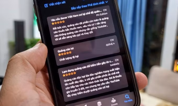 Ứng dụng YouTube trên iOS nhận nhiều đánh giá 1* vì các quảng cáo thuốc. Ảnh: Lưu Quý. Ứng dụng YouTube trên iOS nhận nhiều đánh giá 1* vì các quảng cáo thuốc. Ảnh: Lưu Quý.
