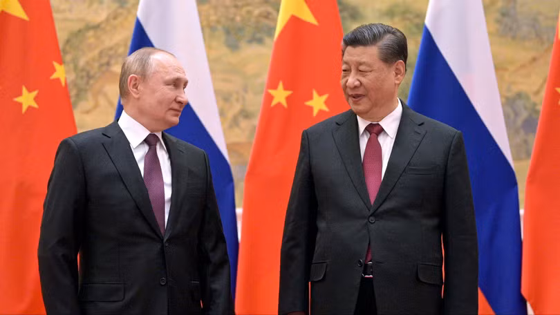 Hôm 4/2, khi ông Putin thăm Trung Quốc hai bên tuyên bố sẽ tăng cường hợp tác chiến lược, nhấn mạnh Trung Quốc và Nga "hữu nghị không có hồi kết và hợp tác không có vùng cấm" (Ảnh: Xinhua).