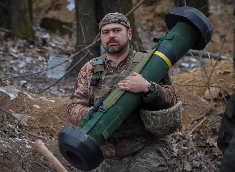 Ukraine muốn nhận được từ Mỹ 500 quả tên lửa Javelin mỗi ngày (Ảnh: Reuters) Ukraine muốn nhận được từ Mỹ 500 quả tên lửa Javelin mỗi ngày (Ảnh: Reuters)