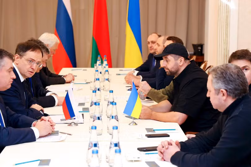 Vòng đàm phán đầu tiên Nga-Ukraine ngày 28/2 kết thúc mà không đạt kết quả gì (Ảnh:AP). Vòng đàm phán đầu tiên Nga-Ukraine ngày 28/2 kết thúc mà không đạt kết quả gì (Ảnh:AP).
