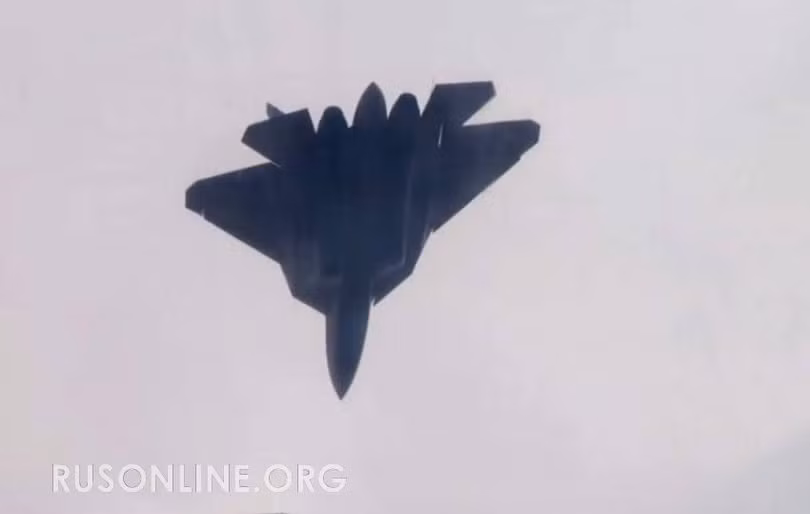 Hình ảnh chụp cận cảnh chiếc Su-57 tham chiến ở Ukraine lan truyền trên mạng (Ảnh: rusonline).